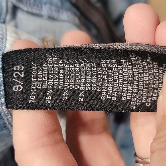 Kendall + Kylie Size 9/29 The Icon Short, Medium Light Wash Denim Shorts - Picture 11 of 11